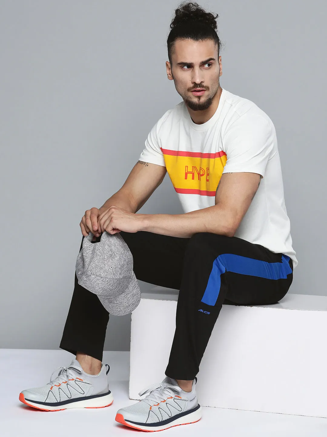 Alcis Men Black Blue Colourblocked Track Pants