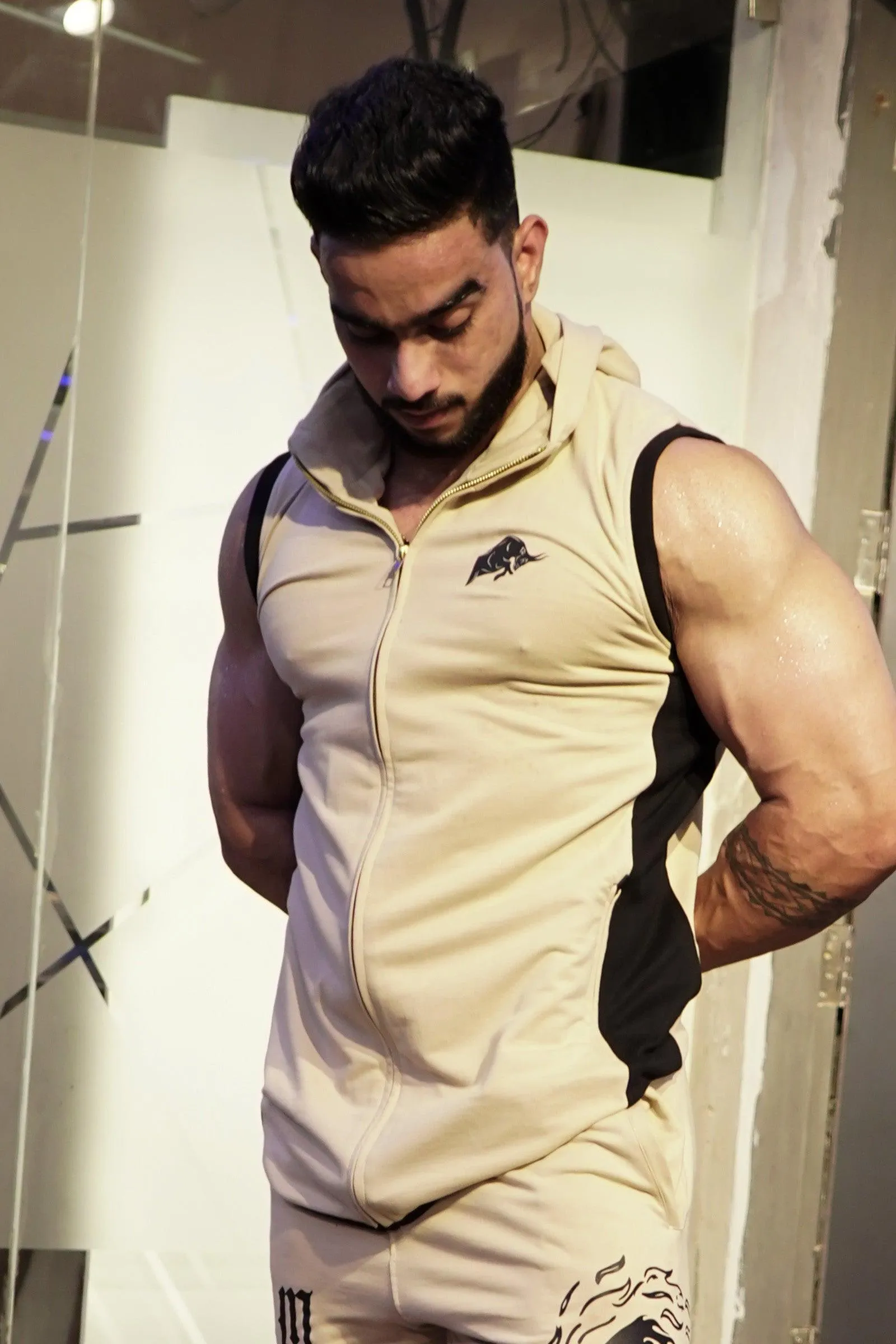 Alpha Sleeveless Dual Color Jacket (Beige)