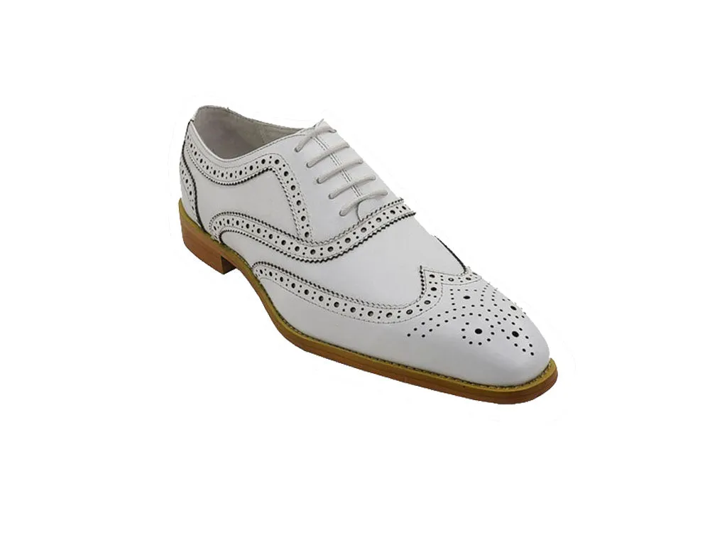 Men Medallion Wingtip Brogue Shoes